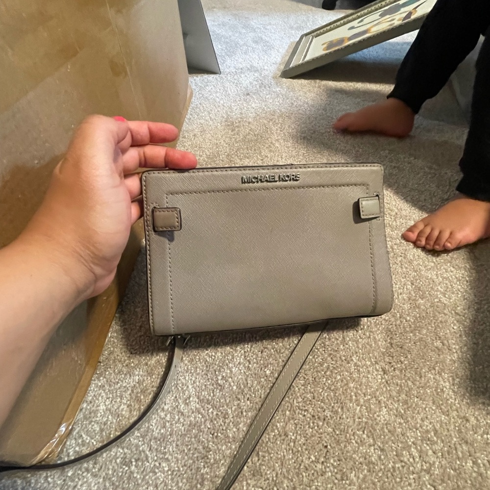 Micheal Kors Grey Crossbody - Picture 2 of 7